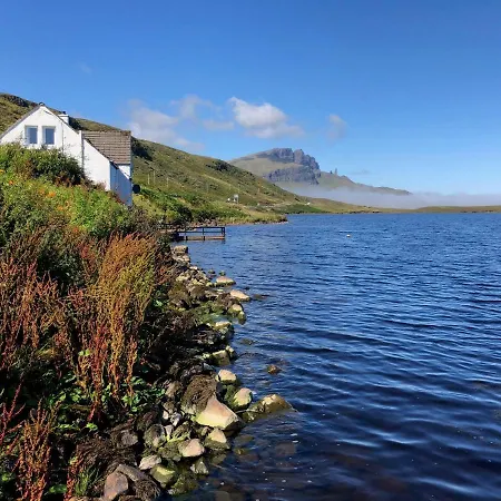The Lodge In The Loch Portree Exterior photo
