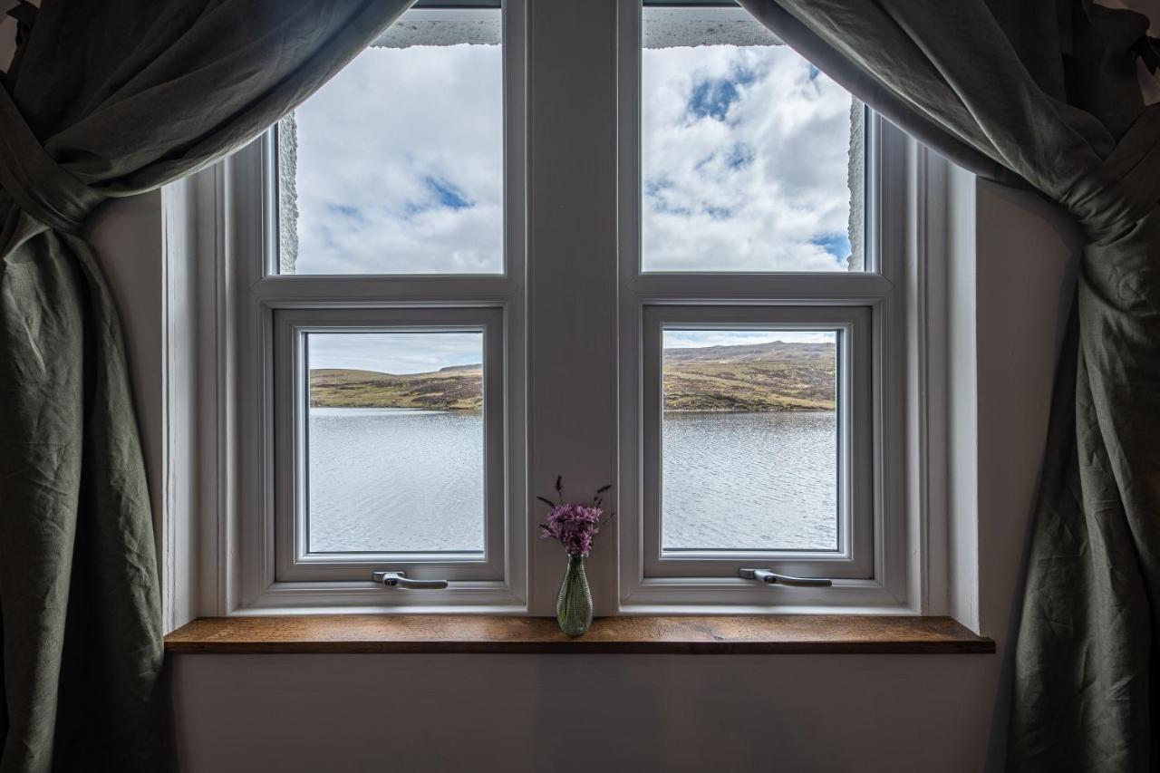 The In The Loch * Portree
